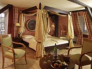 graphic: Romantik Hotel Der Adelshof