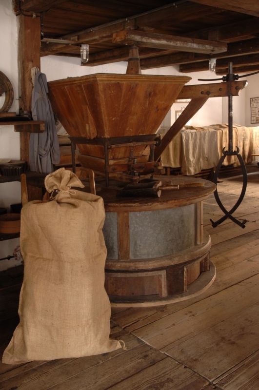 Lauf Deutscher Muehlentag Altdeutscher Mahlgang der Roggenmuehle &copy;Industriemuseum Lauf - Foto Helmut Meyer zur Capellen  